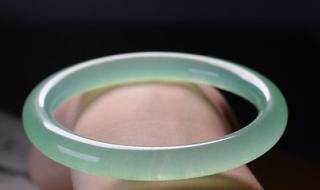 一般翡翠吊坠多少钱 一般翡翠吊坠多少钱